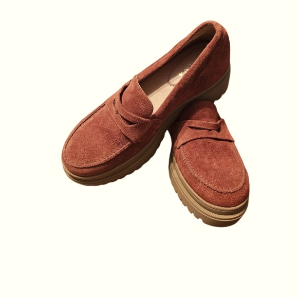 Patina Women's Suede Rust Loafers Size 7 - Picture 4 of 8
